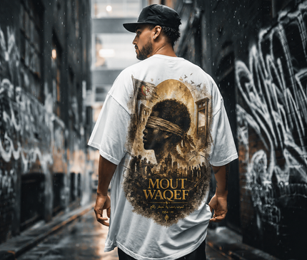 T-shirt noir Qantara Mout Waqef, jeune homme aux yeux bandés, drapeau algérien
